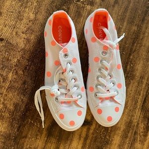Converse all stars white and pink polka dot